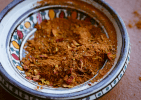 ras el hanout macinat in farfurie