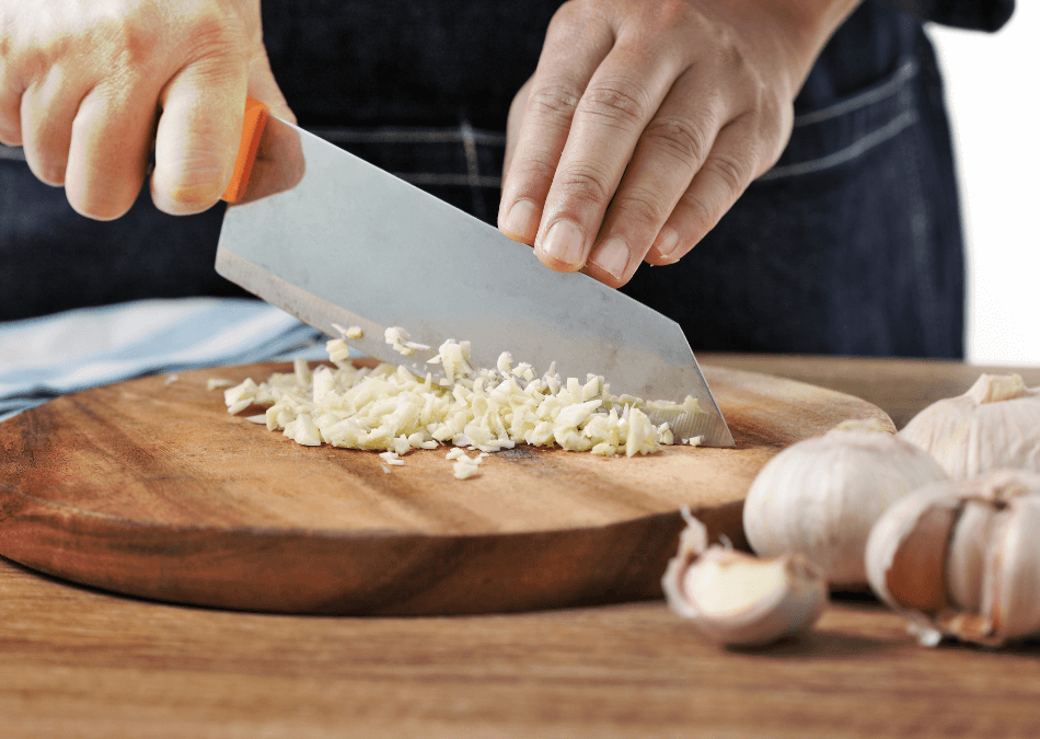 usturoi taiat marunt