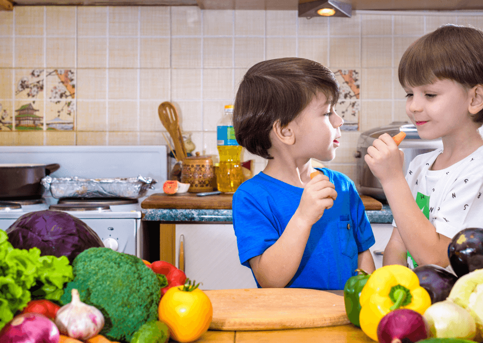 mancare ecologica doi baieti