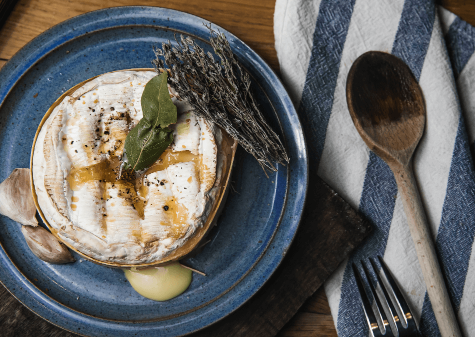 branza camembert calda ierburi aromatice