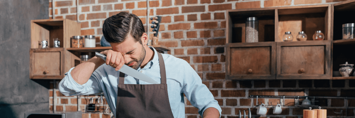 Cum tăiem ceapa fără a lăcrima: trucuri și sfaturi eficiente