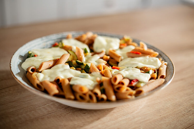 Fotografie Pasta primavera con Mozzarella