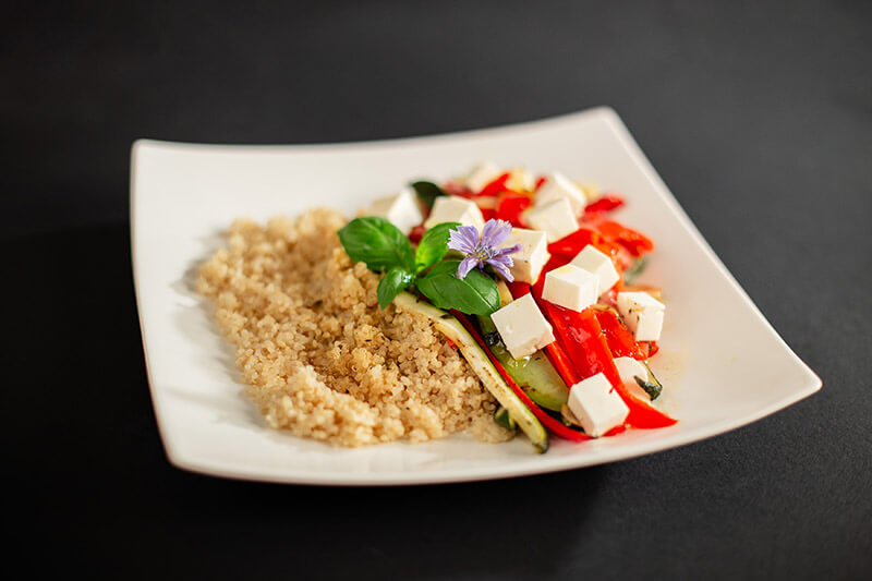 Fotografie Legume la cuptor cu quinoa Fotografie Legume la cuptor cu quinoa